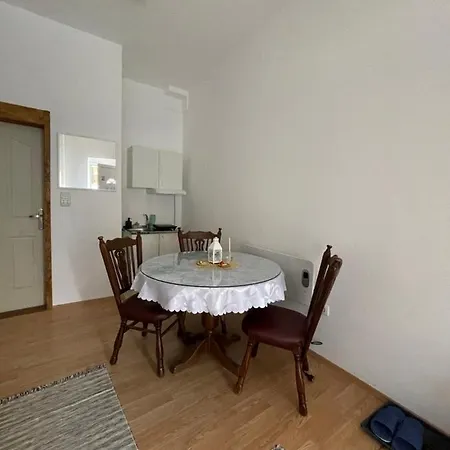 Lusi 1 スボティツァ