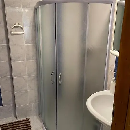 Lusi 1 スボティツァ